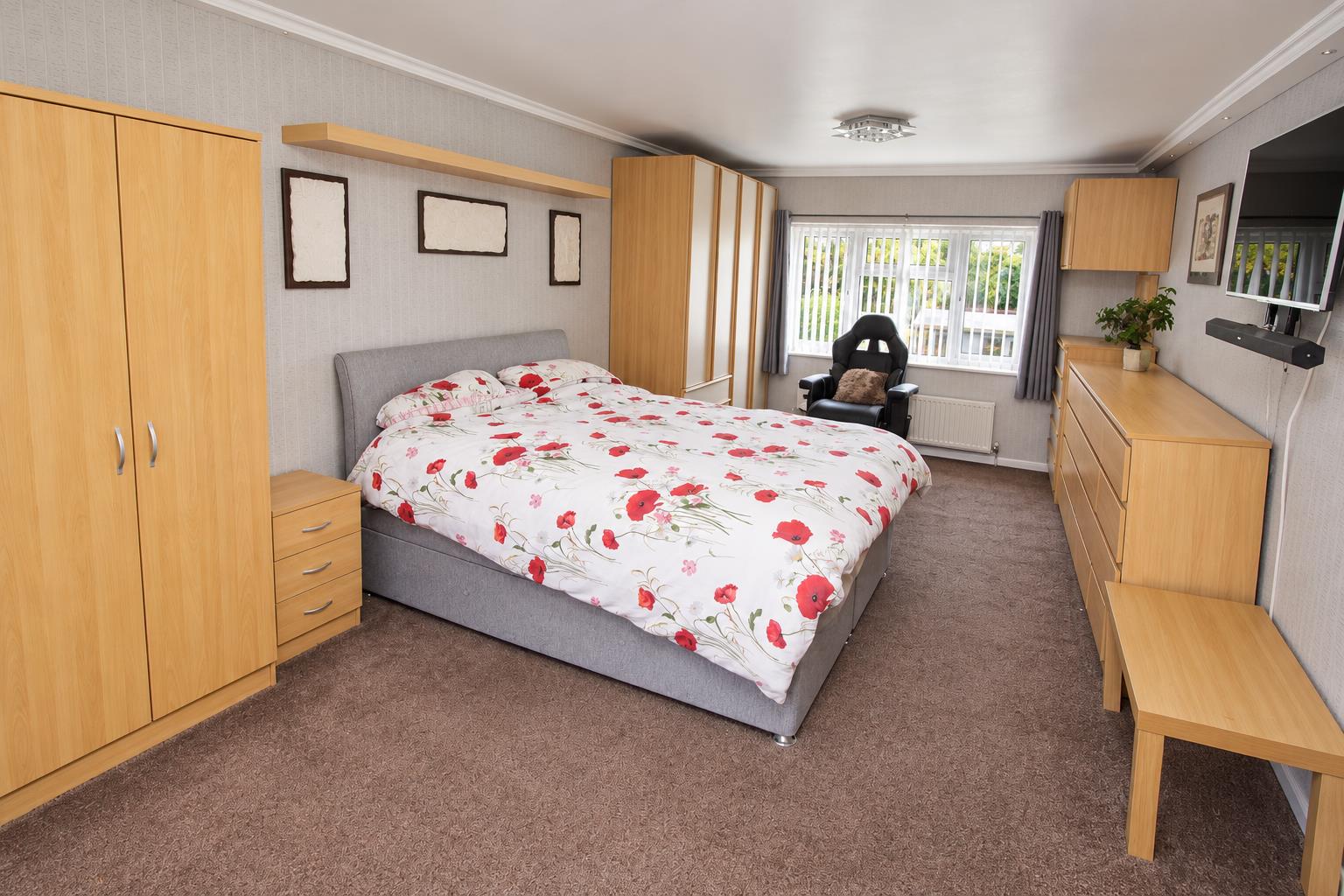 Fullbrook Crescent, Tilehurst, Reading